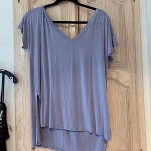 Super cute back grey vneck tshirt.